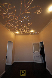 Сатиновый натяжной потолок в коридор с подсветкой светодиодами