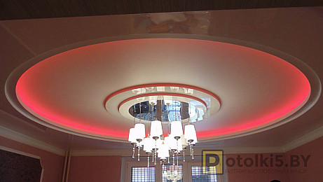 Двухуровневый потолок с красной подсветкой