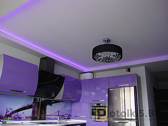 Двухуровневый потолок на кухню с фиолетовой подсветкой