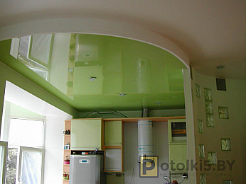 Двухуровневый натяжной потолок (фактура: глянцевая и матовая, освещение: светильики)