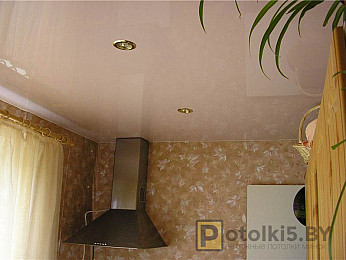 Натяжной потолок в кухонное помещение в Минске (материал: пвх)