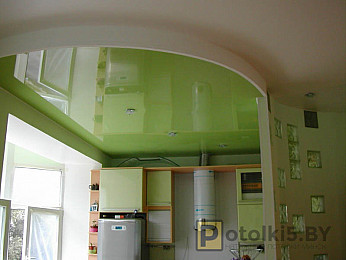 Двухуровневый натяжной потолок в кухню (фактуры: матовая и глянцевая)