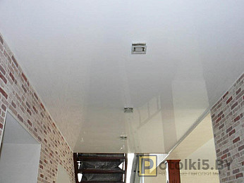 Натяжной потолок в коридор, прихожую или другое помещение (освещение: точечные светильники)