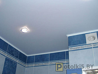 Натяжной потолок в ванную 33