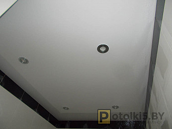 Натяжной потолок в ванную 5