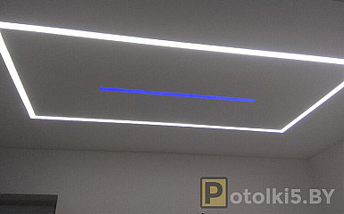 Натяжной потолок с парящей линией и RGB лентой 188