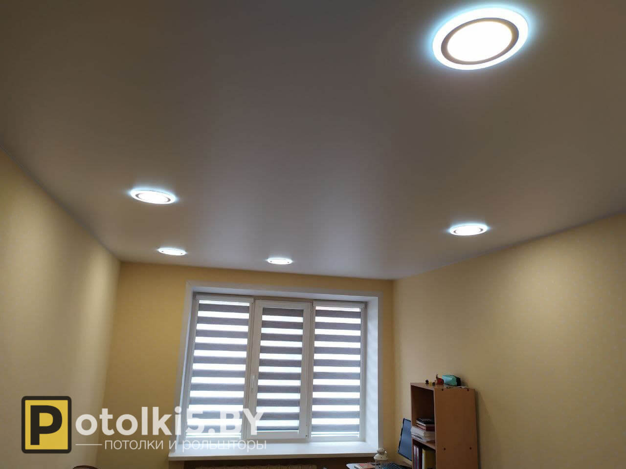 Готовые решения - Матовый натяжной потолок с встроенными светильниками