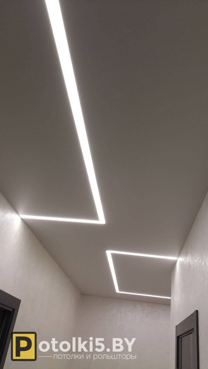Готовое решение - Натяжной потолок с парящими линиями в коридор